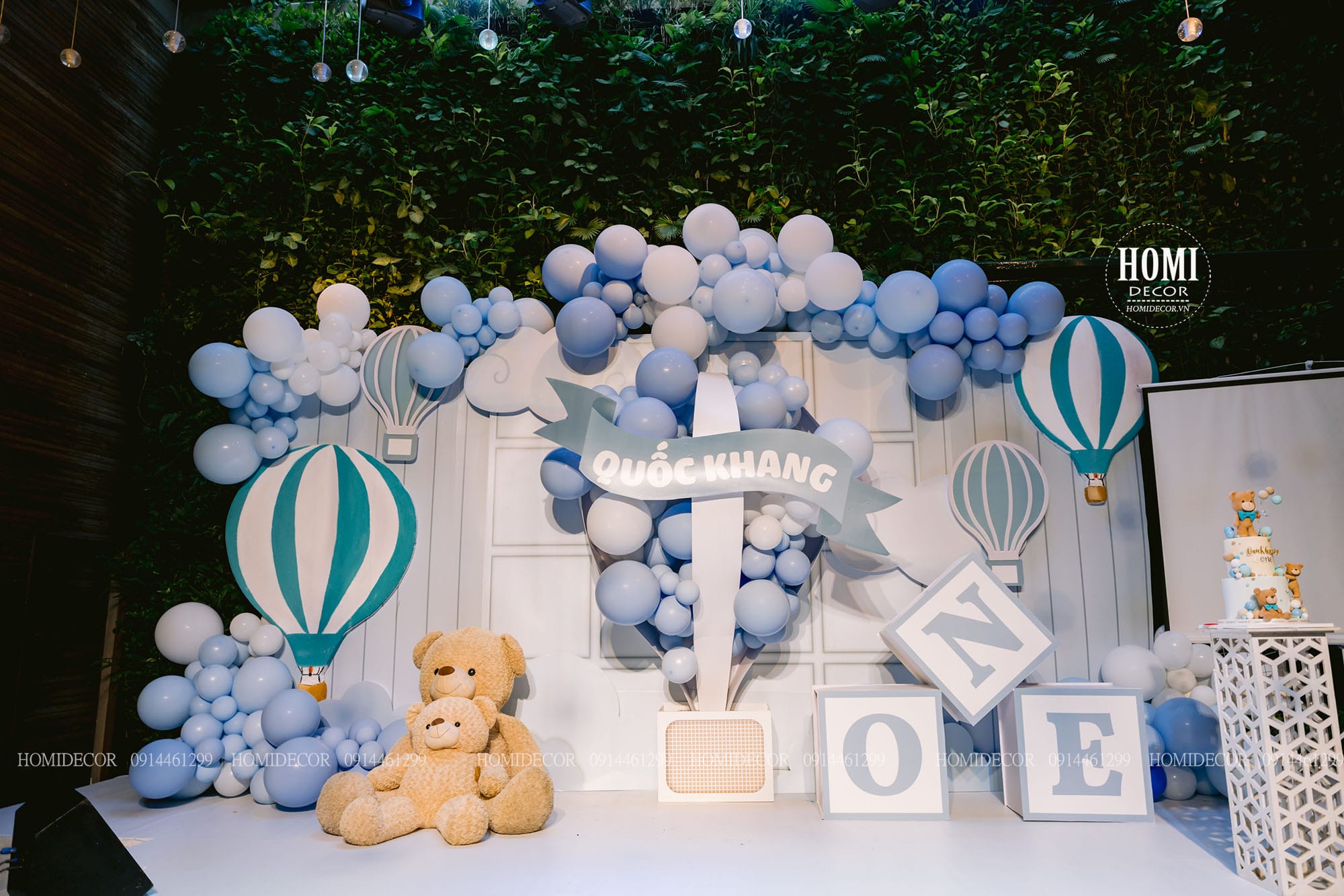 Trang trí sinh nhật bé trai chủ đề gấu kết hợp khinh khí cầu tại sảnh Sol Gemcenter