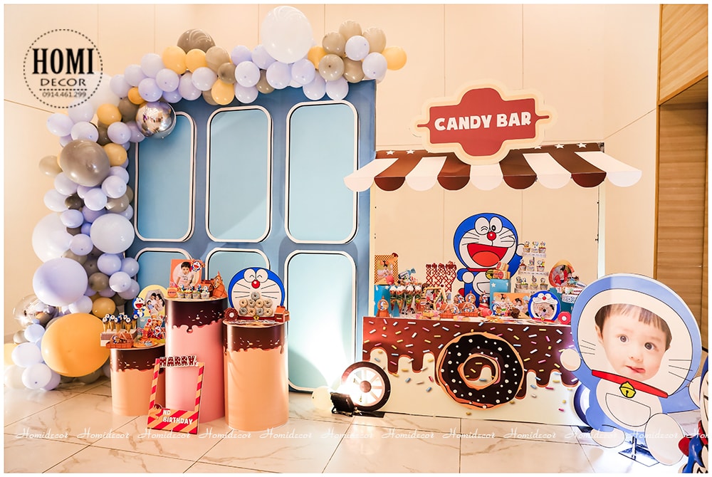 Trang trí sinh nhật bé trai chủ đề Candy Land và Đoremon