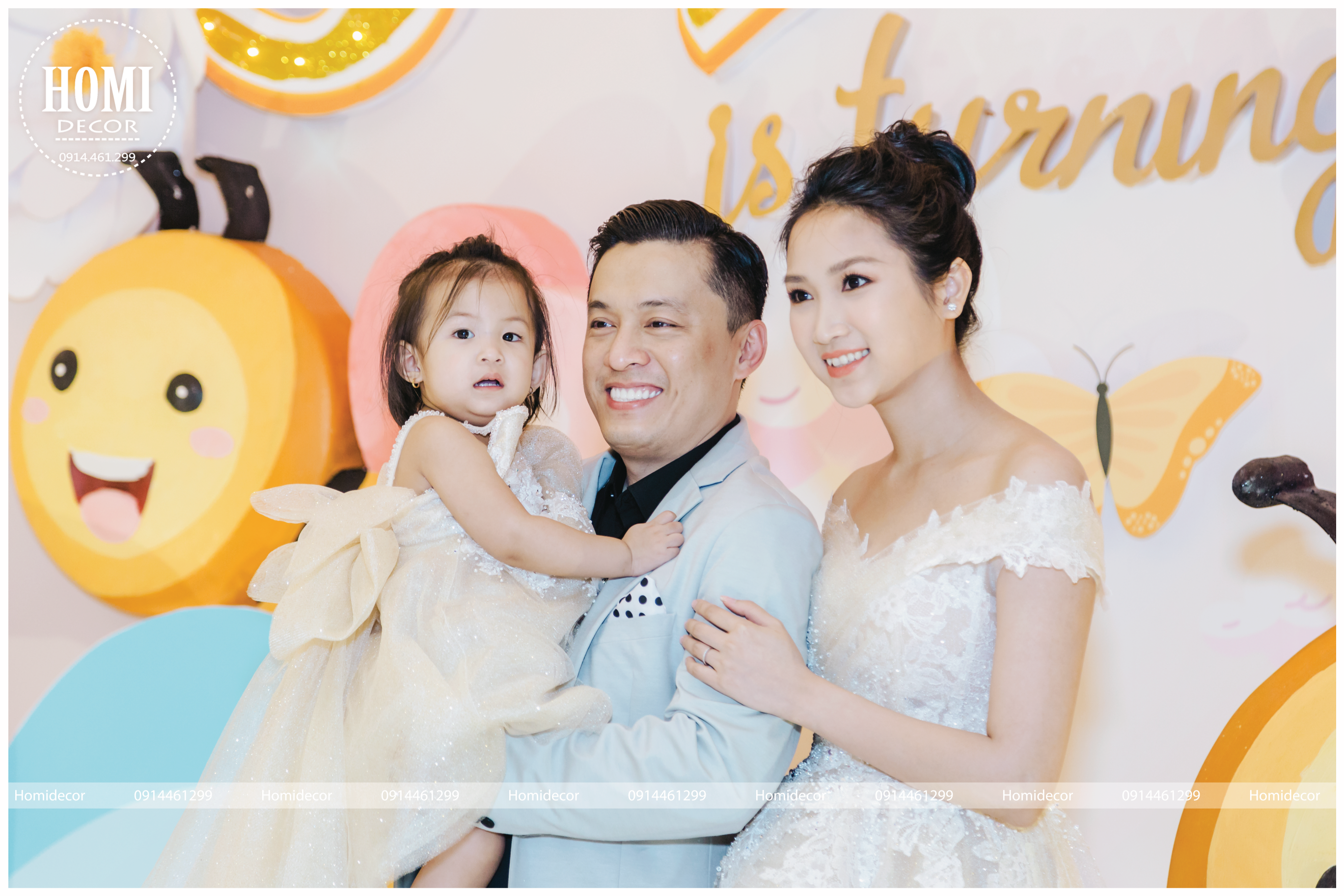 Vợ chồng ca sĩ anh hai Lam Trường vui mừng trong ngày sinh nhật Yên Lam được 2 tuổi