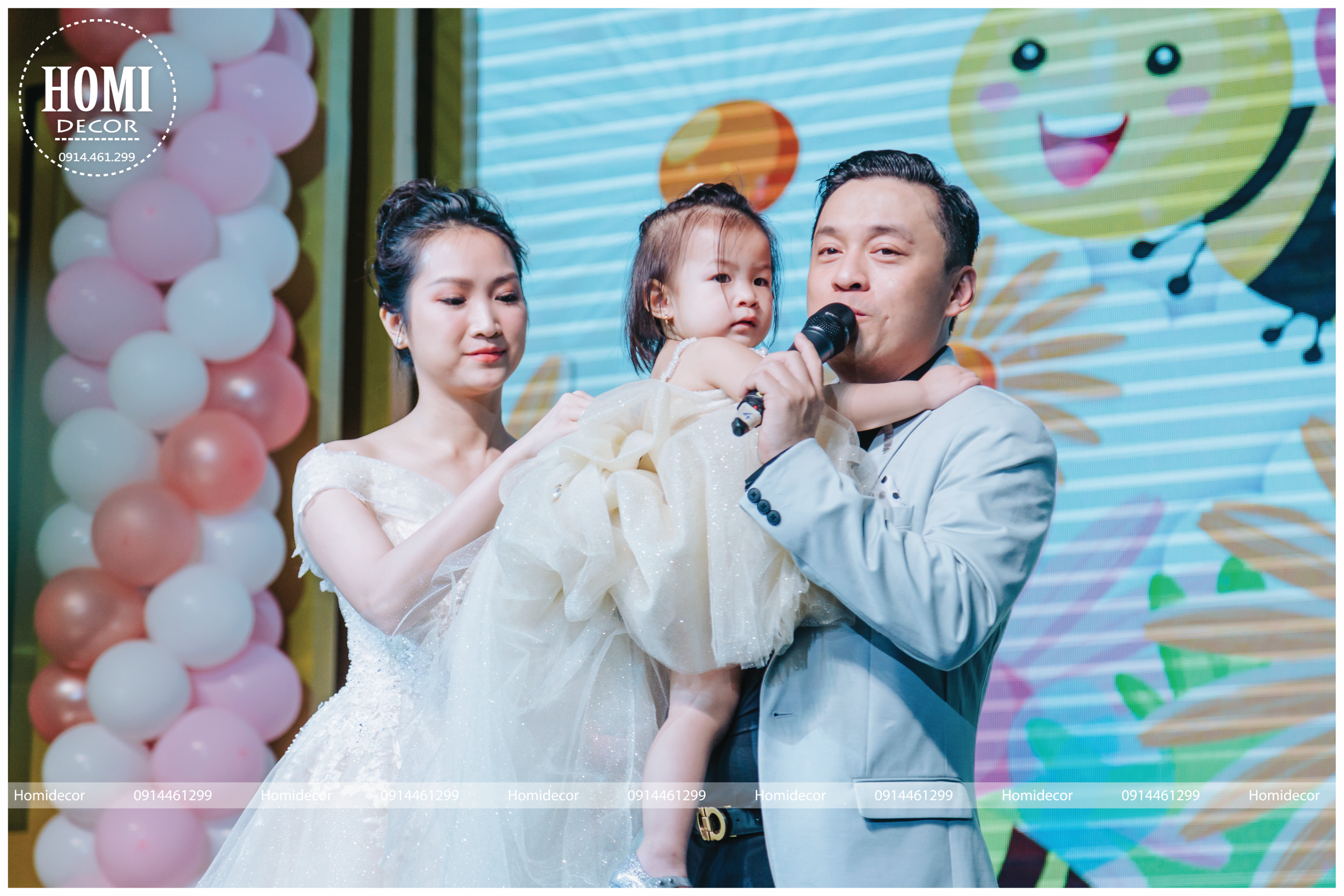 Vợ chồng ca sĩ anh hai Lam Trường vui mừng trong ngày sinh nhật Yên Lam được 2 tuổi