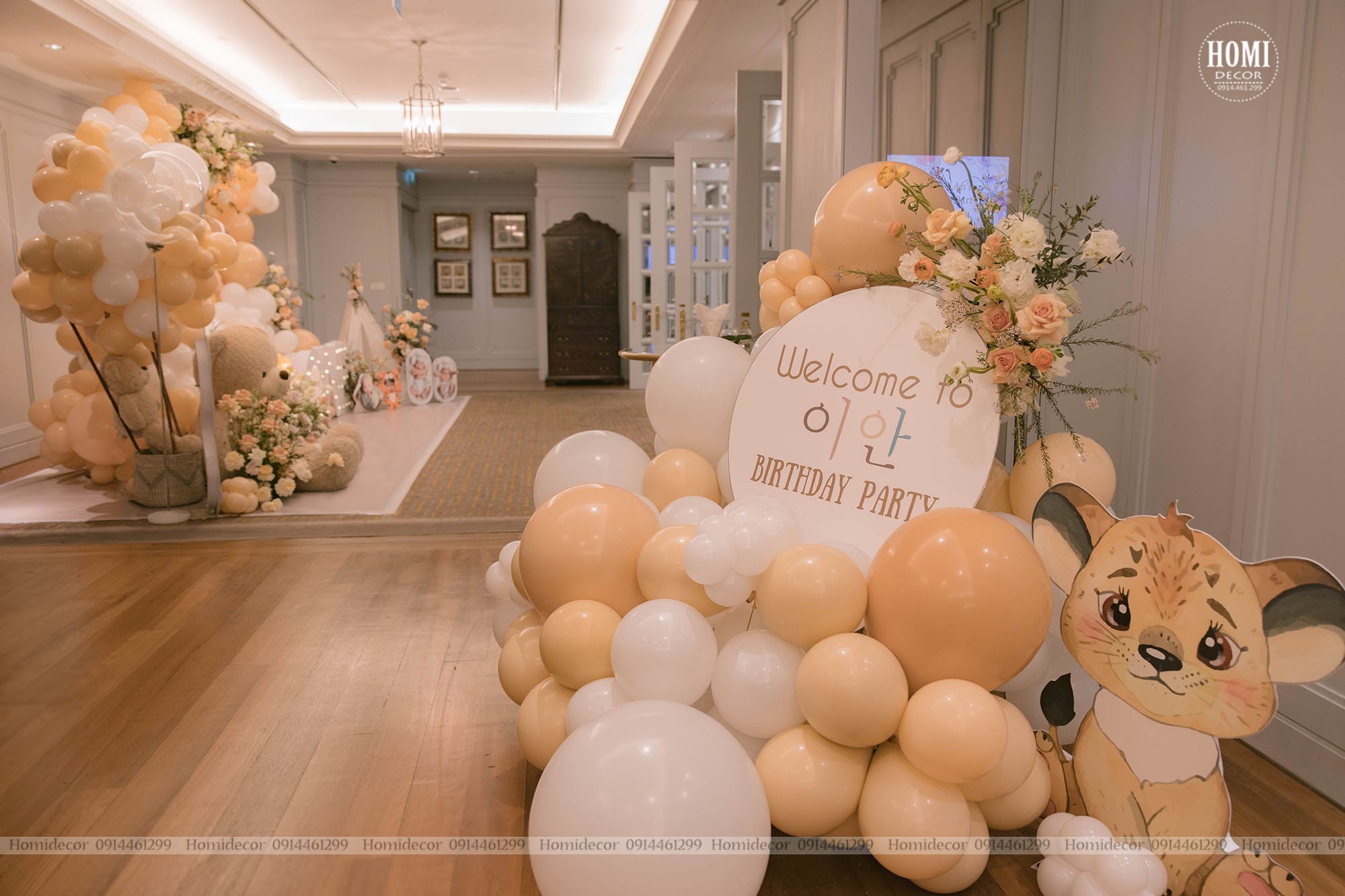 Trang trí sinh nhật bé trai với tông màu chủ đề Hàn Quốc tại khách sạn Parkhyatt