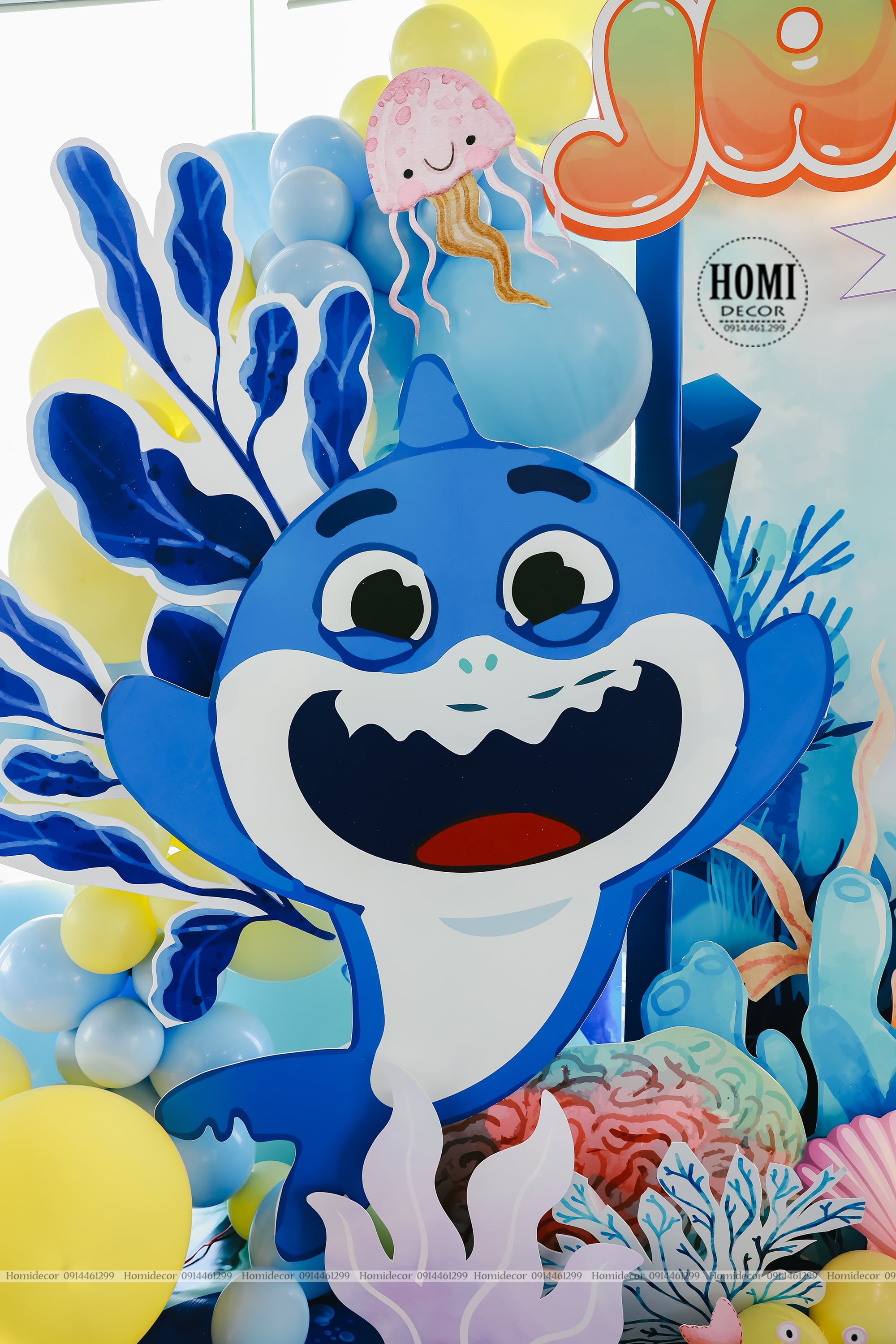 Trang trí sinh nhật bé trai cháu ngoại đại gia Minh Nhựa chủ đề Baby Shark