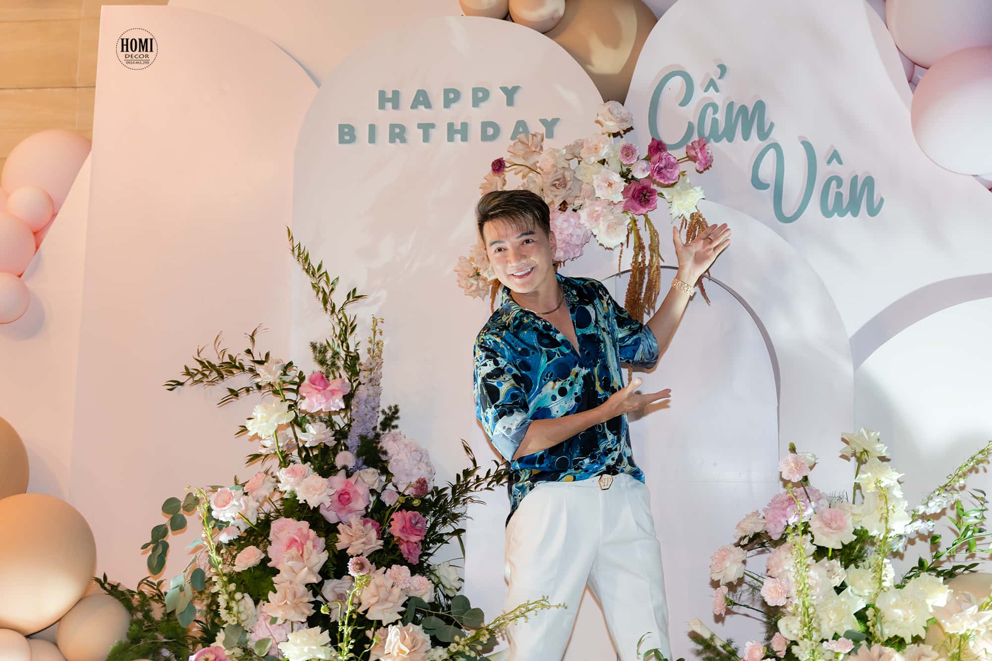 Trang trí sinh nhật ca sĩ Cẩm Vân 