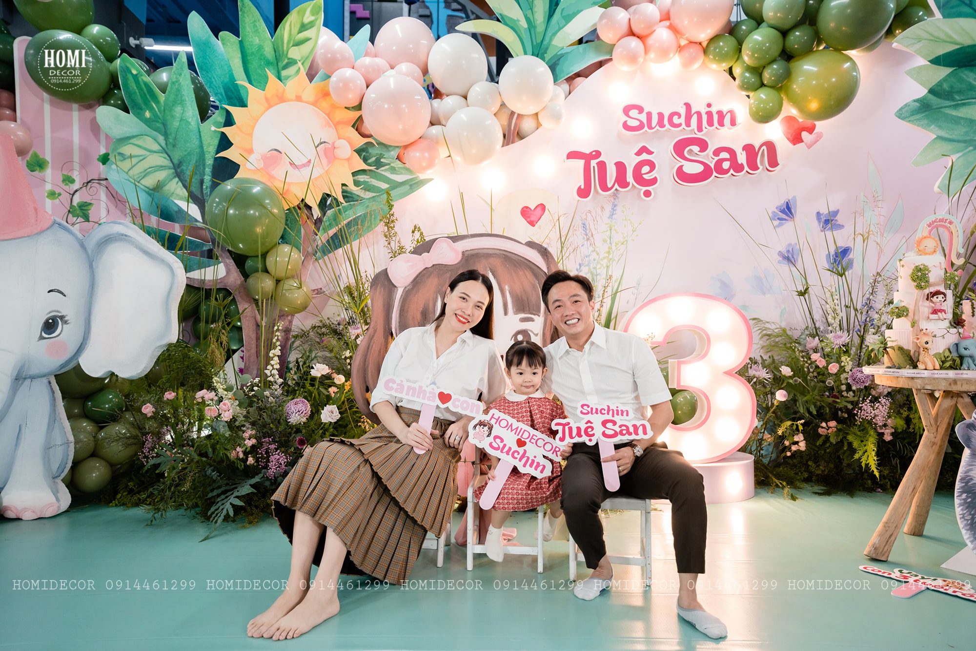 Ba Cường Đô La và mẹ Đàm Thu Trang tổ chức tiệc sinh nhật cho bé Suchin biến không gian Tini World thành khu vườn thơ mộng với ekip trang trí sinh nhật Homidecor